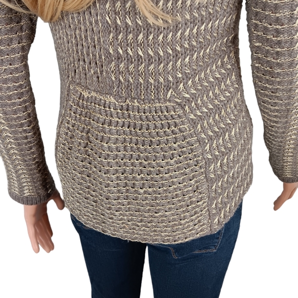 Snap front closure, v-neck cardigan sweater - Picture 4 of 10